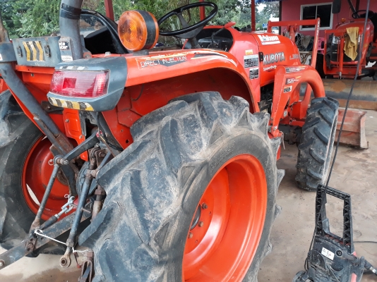 ขายรถไถL3608สีเดิมๆรถเดิมทุกจุดใบมีดผาลหลังโรตารี่พร้อมใช้งานครับ ขายรถไถL3608สีเดิมๆรถเดิมทุกจุดใบมีดผาลหลังโรตารี่พร้อมใช้งานครับ