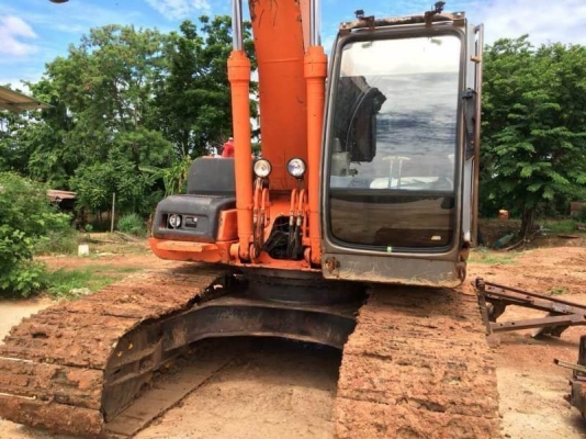 ขาย 890,000 HITASHI  ZX 200-1 เครื่องดี ปั๊มแรง เอวดี ช่วงล่างเต็ม ขาดมอเตอร์คันเร่ง สภาพพร้อมใช้ เอกสารเล่มทะเบียน รถอยู่ พิจิตร 064-191-1112