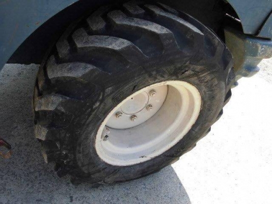 รถญี่ปุ่นเกรดA ขายถูก รถตักเอวอ่อน YANMAR V3 นำเข้าจากญี่ปุ่น โทร.090-986-2521 อ๊อบ