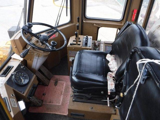 รถตัก เก่านอก ขายถูก CAT 936E ซีเรียลสูง 2,000++ นำเข้าจากญี่ปุ่น โทร.090-986-2521 อ๊อบ