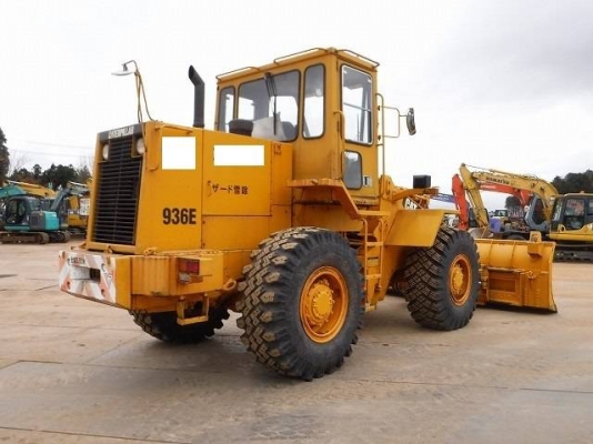 รถตัก เก่านอก ขายถูก CAT 936E ซีเรียลสูง 2,000++ นำเข้าจากญี่ปุ่น โทร.090-986-2521 อ๊อบ