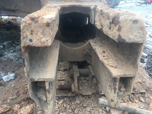 ขายด่วน เฟลมล่างCAT320V2