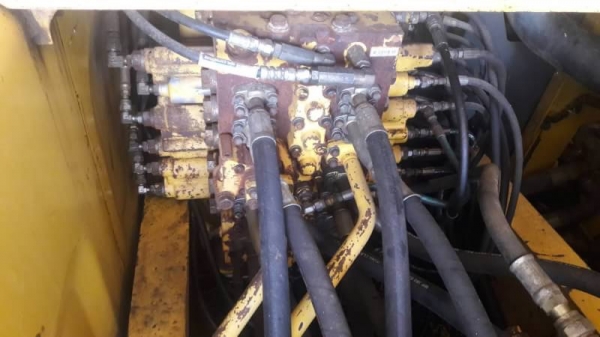 ขาย 1,290,000 รถเก่านอก  KOMATSU PC200-7 ทำงาน 11,xxx ชม เครื่องดี ปั้มแรง โช่ใหม่ เอวแน่น ไฟฟ้าครบ เอกสารเล่มทะเบียน  รถอยู่  มหาสารคาม โทร 0610710295  สนใจ รายการสินค้า อื่นๆ ที่ เว็ปไชค์ Truck2Hand  https://www.truck2hand.com/index.php?actions=content/