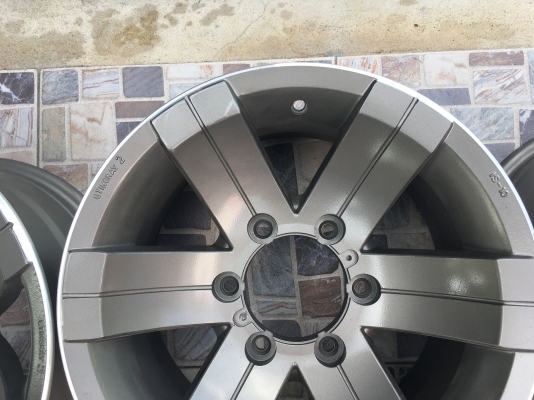 ล้อแมกซ์กระบะ stingrey2 ขอบ15กว้าง7.5 et-5  ทำสีมาใหม่ ไม่คด ไม่มีซ่อม พร้อมใช้ส่งได้ทั่วไทย