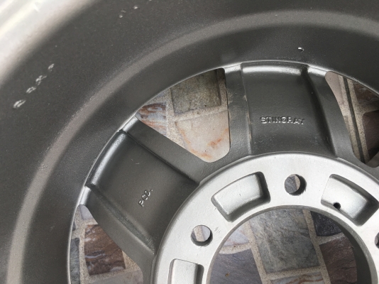 ล้อแมกซ์กระบะ stingrey2 ขอบ15กว้าง7.5 et-5  ทำสีมาใหม่ ไม่คด ไม่มีซ่อม พร้อมใช้ส่งได้ทั่วไทย