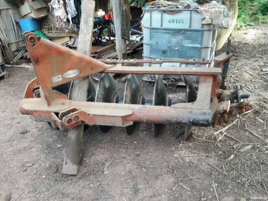 ผานพรวนตราช้าง6ใบกับผานบุกเบิก4ใบของฟรอด์สองพวงๆละ18000