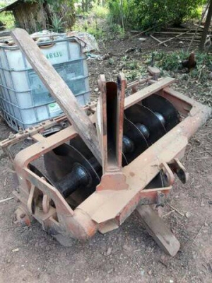 ผานพรวนตราช้าง6ใบกับผานบุกเบิก4ใบของฟรอด์สองพวงๆละ18000 ผานพรวนตราช้าง6ใบกับผานบุกเบิก4ใบของฟรอด์สองพวงๆละ18000