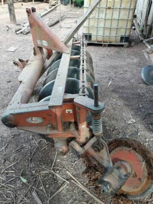 ผานพรวนตราช้าง6ใบกับผานบุกเบิก4ใบของฟรอด์สองพวงๆละ18000 ผานพรวนตราช้าง6ใบกับผานบุกเบิก4ใบของฟรอด์สองพวงๆละ18000