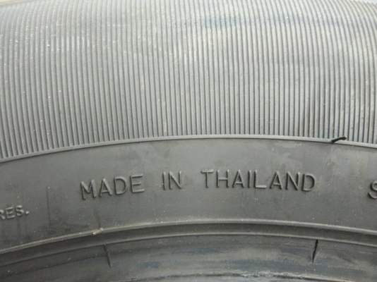 ขายยางถอดป้ายแดง 215/65R16 DUNLOP ปี18 ตุ่มหน้ายางเส้นสีอยู่ครบคุ้มสุดๆ ชุดละ 7900 บาท