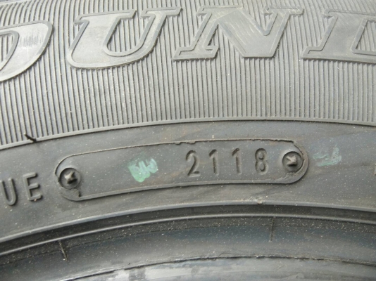 ขายยางถอดป้ายแดง 215/65R16 DUNLOP ปี18 ตุ่มหน้ายางเส้นสีอยู่ครบคุ้มสุดๆ ชุดละ 7900 บาท