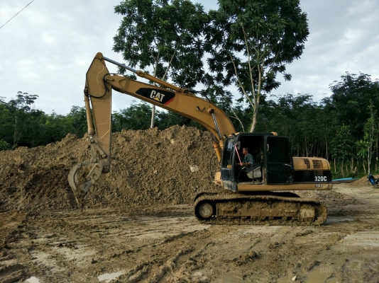 ขายรถแบคโฮ CAT 320 C เอกสารเล่ม ราคา 980000