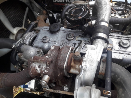 ขายรถยก KOMATSU FD20-11 เครื่องดีเซล 4FE1 เสาสูง 3 เมตร ยกได้ 2 ตัน เกียร์ธรรมดา รถนอกนำเข้า มีเอกสารการนำเข้า ติดต่อ 098-7962549