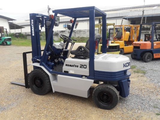 ขายรถยก KOMATSU FD20-11 เครื่องดีเซล 4FE1 เสาสูง 3 เมตร ยกได้ 2 ตัน เกียร์ธรรมดา รถนอกนำเข้า มีเอกสารการนำเข้า ติดต่อ 098-7962549