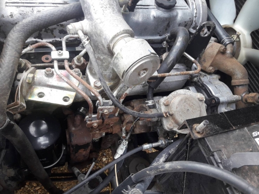 ขายรถยก KOMATSU FD20-11 เครื่องดีเซล 4FE1 เสาสูง 3 เมตร ยกได้ 2 ตัน เกียร์ธรรมดา รถนอกนำเข้า มีเอกสารการนำเข้า ติดต่อ 098-7962549