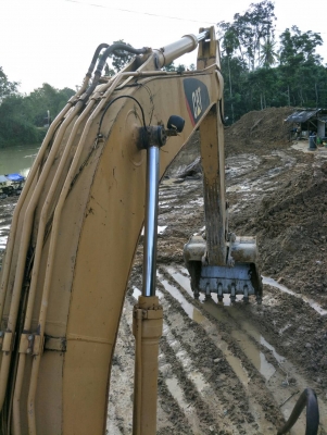 ขายรถแบคโฮ CAT 320 C เอกสารอินวอย ราคา 980000