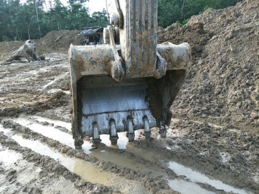 ขายรถแบคโฮ CAT 320 C เอกสารอินวอย ราคา 980000