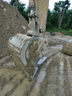 ขายรถแบคโฮ CAT 320 C เอกสารอินวอย ราคา 980000