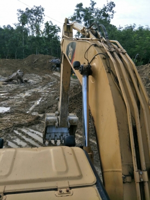 ขายรถแบคโฮ CAT 320 C เอกสารอินวอย ราคา 980000