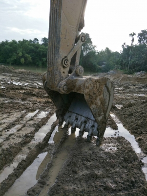 ขายรถแบคโฮ CAT 320 C เอกสารอินวอย ราคา 980000