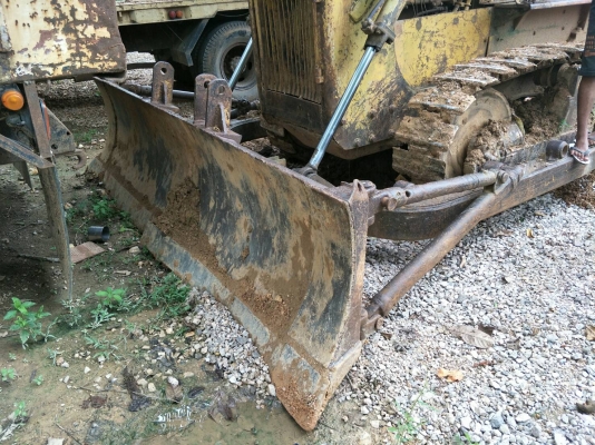 ขายรถแทรคเตอร์ KOMATSU D50A-15 ห้องเลี้ยวน้ำมัน ราคา 250000