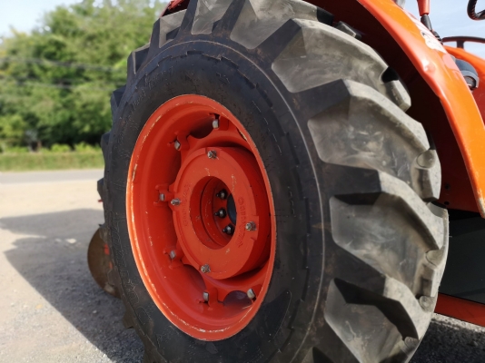 ❥สินค้าเข้าใหม่จ้าๆ????????รุ่นM7040 ชั่วโมงทำงาน1541ชม เครื่องดีเกียร์ดี ราคา570000บาท ปี57อุปกรณ์2ชิ้นใบดันหน้า+ผาน บริการจัดส่งฟรี ↠↠สนใจติดต่อสอบถาม↠0906910337 ⛽️พิกัดร้าน ส.เจริญแทรกเตอร์ อ. บางระกำ จ. พิษณุโลก