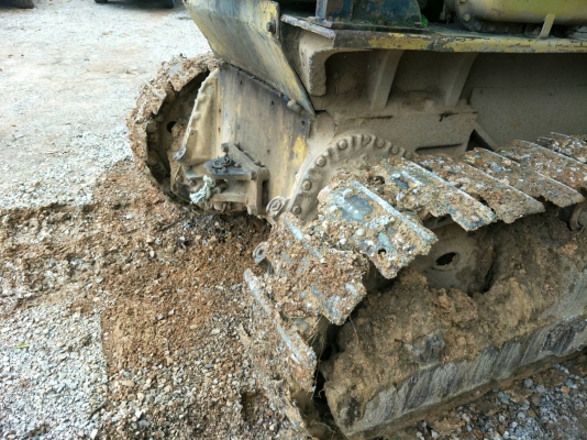 ขายรถแทรคเตอร์ KOMATSU D50A-15 ห้องเลี้ยวน้ำมัน ราคา 250000