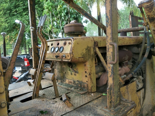 ขายรถแทรคเตอร์ KOMATSU D50A-15 ห้องเลี้ยวน้ำมัน ราคา 250000