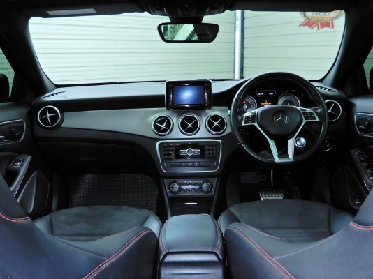 MERCEDES-BENZ GLA250 W156 AMG PACKAGE 2.0 TURBO AT โทร 062-991-6649 ดาวออโต้เบสท์