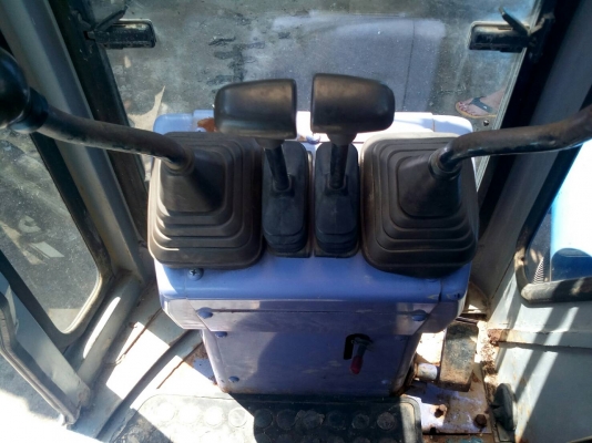 รถขุด ยี่ห้อ AIRMAN รุ่น  AX30UR คอนโทรนน้ำมัน/ปั๊มนิ้ว / หัวเก๋ง/ใบมีด สินค้าเก่านอกยังไม่เคยใช้งานในไทย