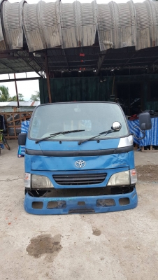 ขายหัวเก๋ง CABIN TOYOTA DANY  สองใบปัด หัวแคบ สำหรับรถ4-6 ล้อเล็กขายตามสภาพ