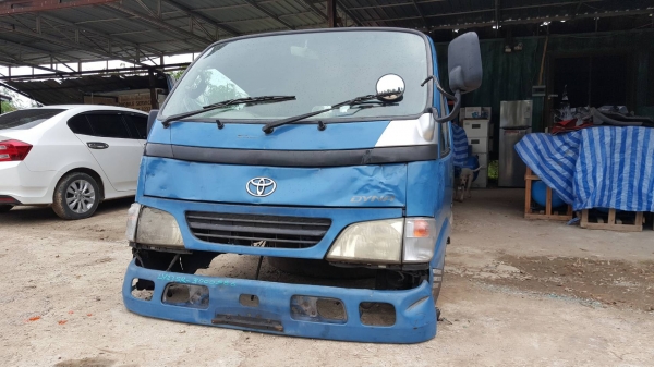 ขายหัวเก๋ง CABIN TOYOTA DANY สองใบปัด หัวแคบ สำหรับรถ4-6 ล้อเล็กขายตามสภาพ ขายหัวเก๋ง CABIN TOYOTA DANY สองใบปัด หัวแคบ สำหรับรถ4-6 ล้อเล็กขายตามสภาพ