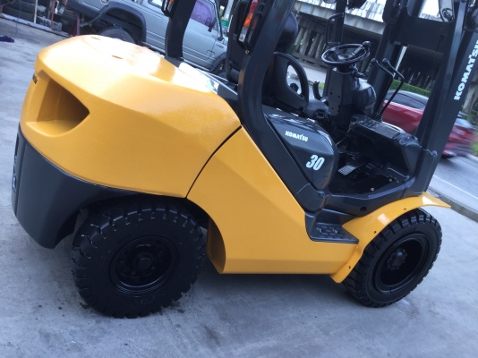 อาร์ ซี เอช โฟรคลิฟท์  ขาย โคมะสุ ขีด 17 ดีเซล 3 ตัน เสา 3 เมตร