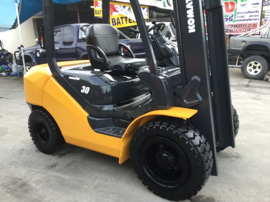 อาร์ ซี เอช โฟรคลิฟท์  ขาย โคมะสุ ขีด 17 ดีเซล 3 ตัน เสา 3 เมตร