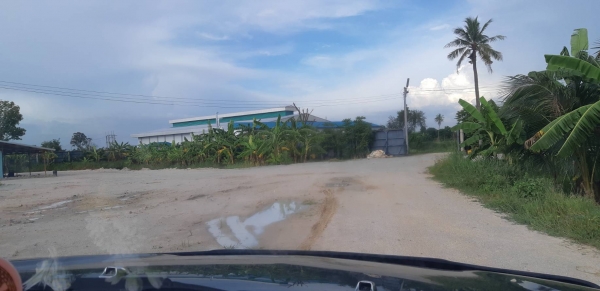ขายที่ดินพร้อมโรงงาน ใหม่ พร้อมหอพัก