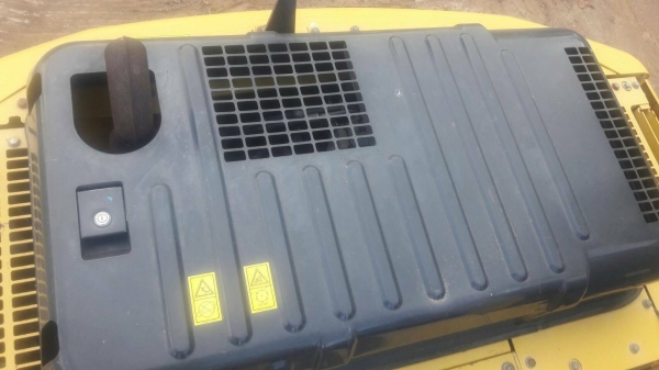 ขาย 1,490,000 KOMATSU pc 130-8 เล่มทะเบียน ทำงาน 8,000 ชม. ไฟฟ้าครบ เครื่องดี ปั้มแรง เอวแน่น ช่วงล่างสวย รถสวยพร้อมใช้เอกสารพร้อมโอน รถอยู่ นครสวรรค์ 090-772-3710 090-772-3708