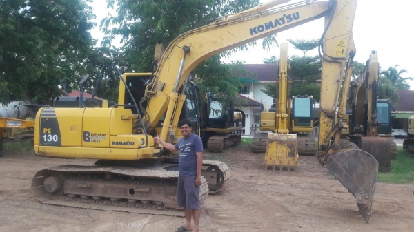 ขาย 1,490,000 KOMATSU pc 130-8 เล่มทะเบียน ทำงาน 8,000 ชม. ไฟฟ้าครบ เครื่องดี ปั้มแรง เอวแน่น ช่วงล่างสวย รถสวยพร้อมใช้เอกสารพร้อมโอน รถอยู่ นครสวรรค์ 090-772-3710 090-772-3708