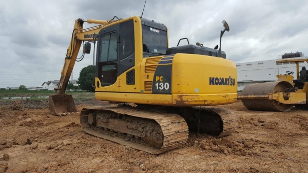 ขาย 1,490,000 KOMATSU pc 130-8 เล่มทะเบียน ทำงาน 8,000 ชม. ไฟฟ้าครบ เครื่องดี ปั้มแรง เอวแน่น ช่วงล่างสวย รถสวยพร้อมใช้เอกสารพร้อมโอน รถอยู่ นครสวรรค์ 090-772-3710 090-772-3708