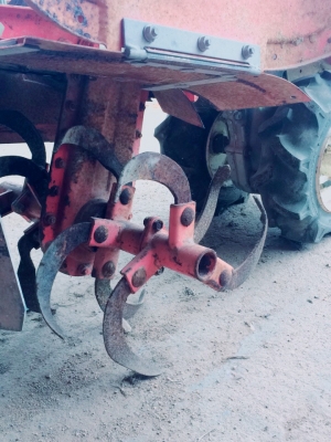 รถพรวนดิน