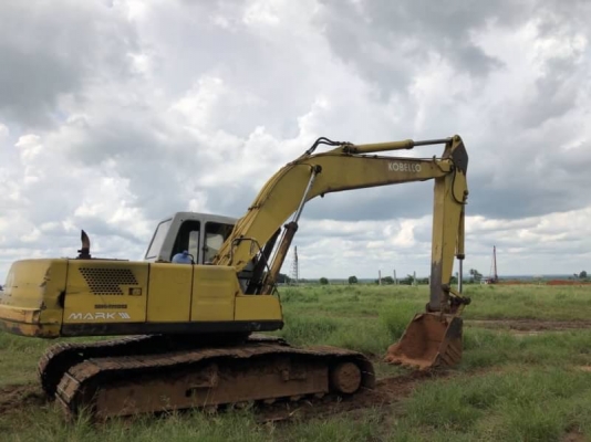 ขาย 495,000 บาท KOBELCO SK200 MARK 3 ไฟฟ้าครบ เก๋งเทา เครื่อง 6D31-Turbo แรงดี ปั่มแรง โช่หนา เอวแน่น เอกสารอินวอยท์.  รถอยู่ อุดรธานี โทร 0610710295  สนใจ รายการสินค้า อื่นๆ ที่ เว็ปไชค์ Truck2Hand  https://www.truck2hand.com/index.php?actions=content/se