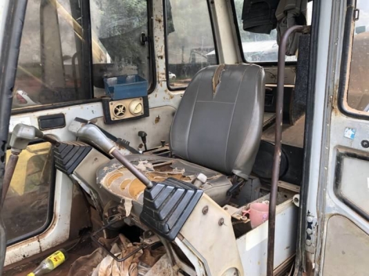 ขาย 495,000 บาท KOBELCO SK200 MARK 3 ไฟฟ้าครบ เก๋งเทา เครื่อง 6D31-Turbo แรงดี ปั่มแรง โช่หนา เอวแน่น เอกสารอินวอยท์.  รถอยู่ อุดรธานี โทร 0610710295  สนใจ รายการสินค้า อื่นๆ ที่ เว็ปไชค์ Truck2Hand  https://www.truck2hand.com/index.php?actions=content/se