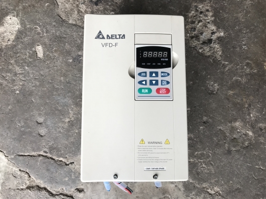 ขาย Inverter Delta ปรับรอบมอเตอร์ 7.5HP. 380V สภาพสวยมากตัดตู้ พร้อมใช้งาน