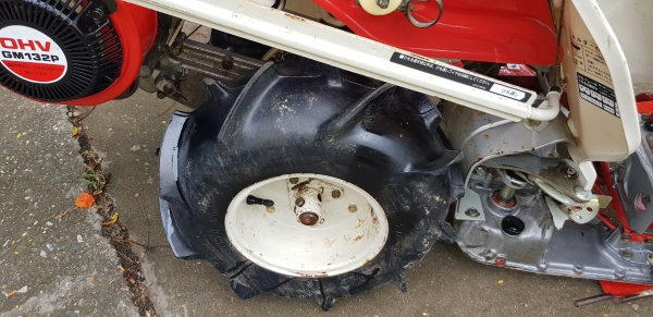 รถเกี่ยวข้าวมัดทิ้ง สอบถามได้ครับ id 0819170852 รถเกี่ยวข้าวมัดทิ้ง สอบถามได้ครับ id 0819170852