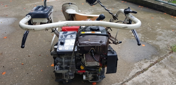 รถเกี่ยวข้าวมัดทิ้ง สอบถามได้ครับ id 0819170852 รถเกี่ยวข้าวมัดทิ้ง สอบถามได้ครับ id 0819170852