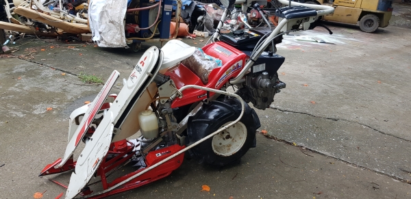 รถเกี่ยวข้าวมัดทิ้ง สอบถามได้ครับ id 0819170852 รถเกี่ยวข้าวมัดทิ้ง สอบถามได้ครับ id 0819170852