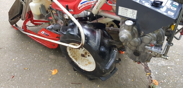 รถเกี่ยวข้าวมัดทิ้ง สอบถามได้ครับ id 0819170852 รถเกี่ยวข้าวมัดทิ้ง สอบถามได้ครับ id 0819170852