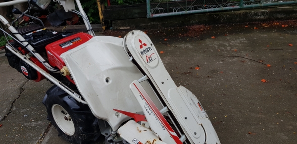 รถเกี่ยวข้าวมัดทิ้ง สอบถามได้ครับ id 0819170852 รถเกี่ยวข้าวมัดทิ้ง สอบถามได้ครับ id 0819170852