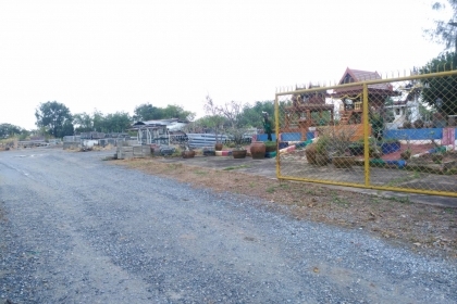 ขายที่ดินติดถนนใหญ่หน้ากว้างมากๆๆ17ไร่ติดถนนอ่างทอง-สุพรรณบุรี ทีถมแล้วพร้อมสิ่งปลูกสร้าง