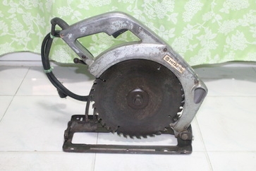 เลื่อยวงเดือน ขนาด10 นิ้ว ยี่ห้อ hitachi ราคาไม่แพงพร้อมใช้งาน