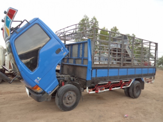 ขายรถ6ล้ออีซูซุหัวการ์ตูนNKR เครื่อง120แรงฝาขาว สภาพสวยๆพร้อมใช้งานคับ