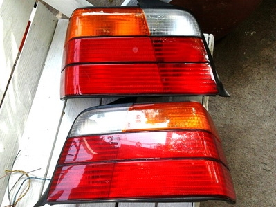 ไฟท้ายบีเอ็ม E36 เดิมแท้ ราคาคู่ล่ะ 1900 บาท